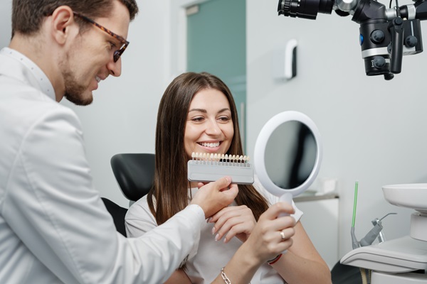 How A Cosmetic Dentist Improves The Appearance Of Your Smile